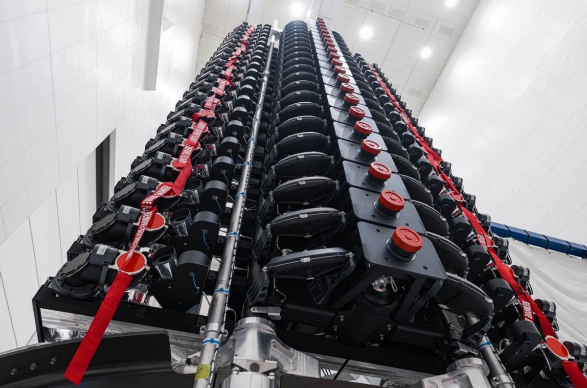 星链可以看到隐身轰炸机吗,星链太空视角