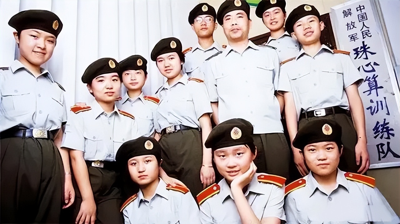 内蒙6岁天才女孩特招入伍,蒙古6岁女孩破格入伍