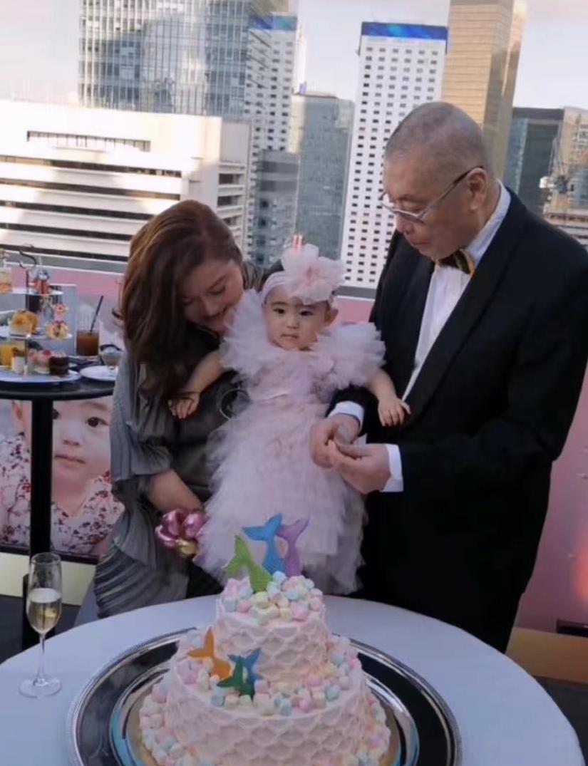 82岁刘诗昆开钢琴学院送女儿,84岁刘诗昆2个月儿子近照