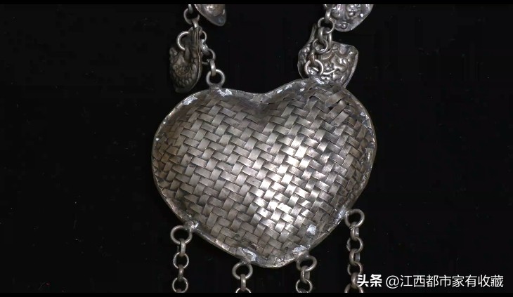 出嫁女儿长命锁,嫁女儿陪嫁首饰盒