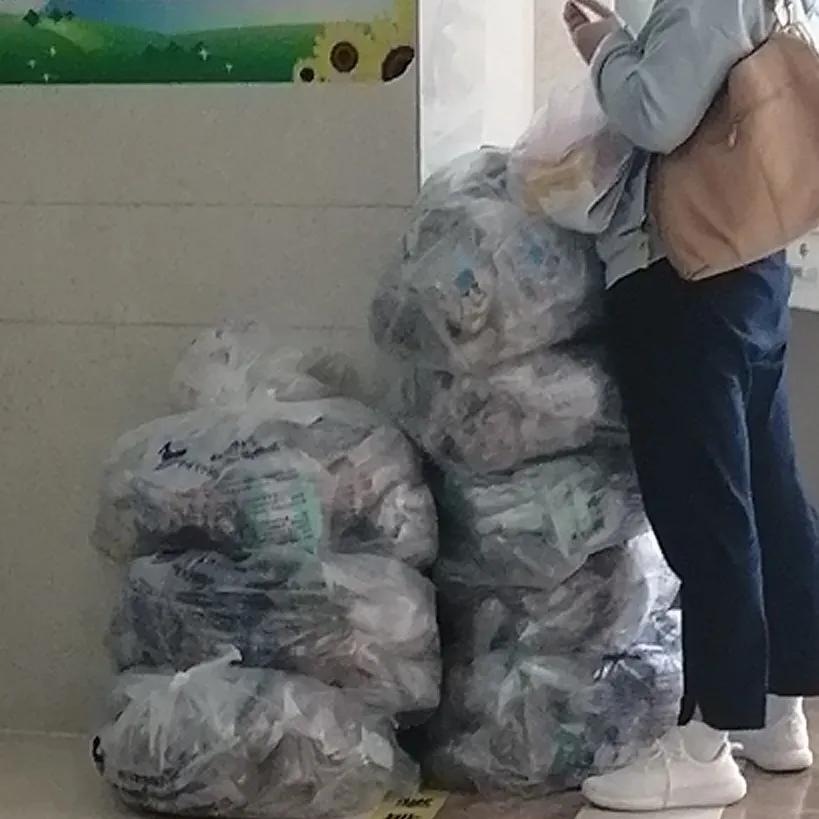 把这大袋小包药，换成大捆小捆菜，大本小本书多好