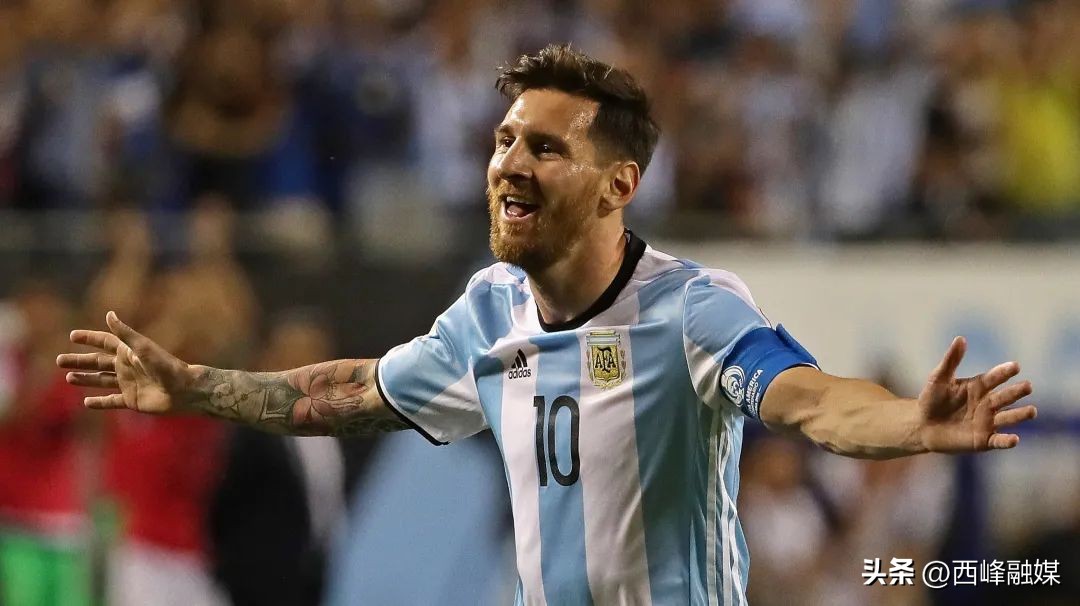 梅西什么时候在巴萨穿10号,梅西踢比赛都穿哪些足球鞋