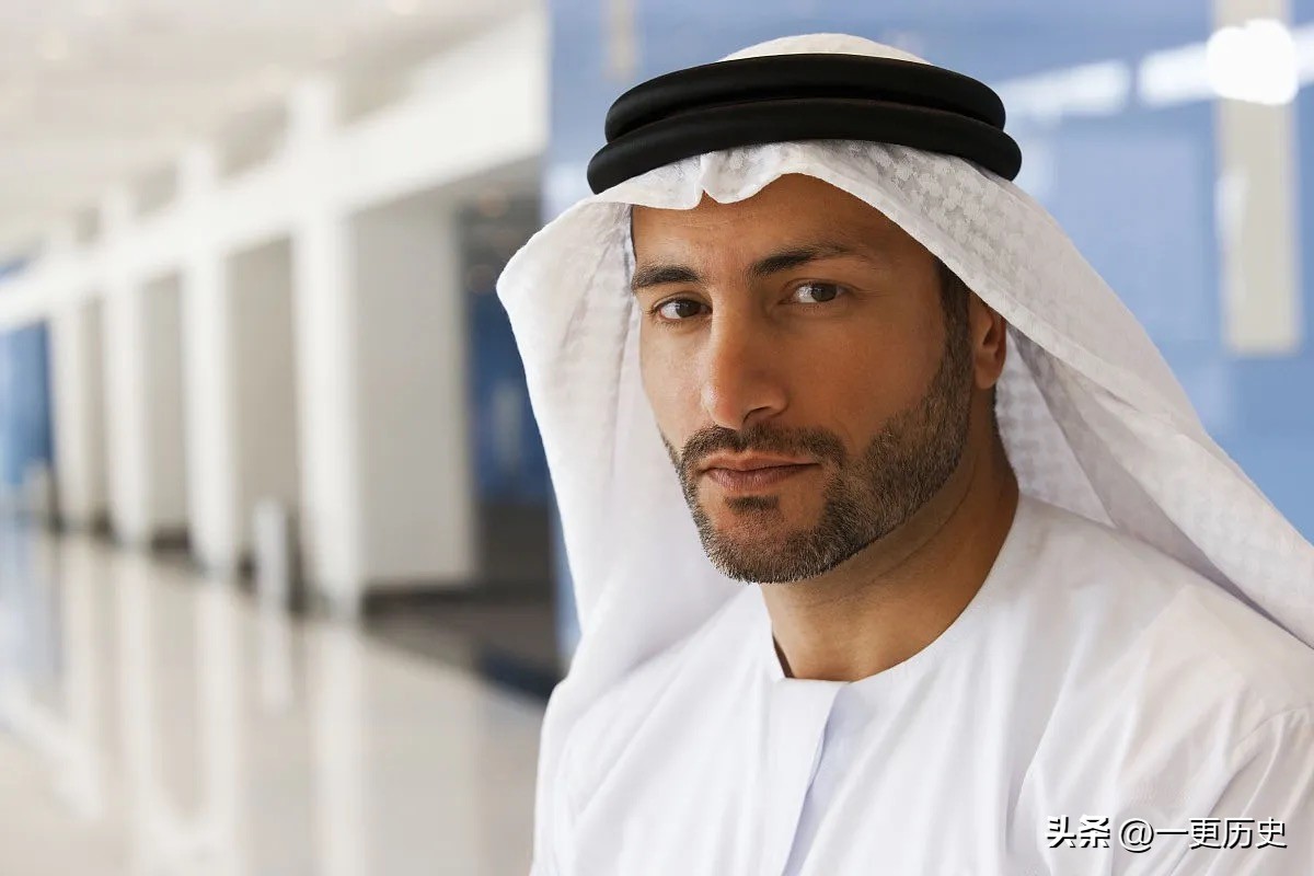 看卡塔尔看世界杯,看卡塔尔世界杯穿什么衣服