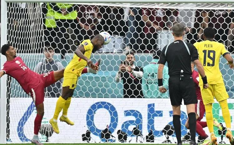 卡塔尔足球世界杯暖心时刻,卡塔尔世界杯最经典一战