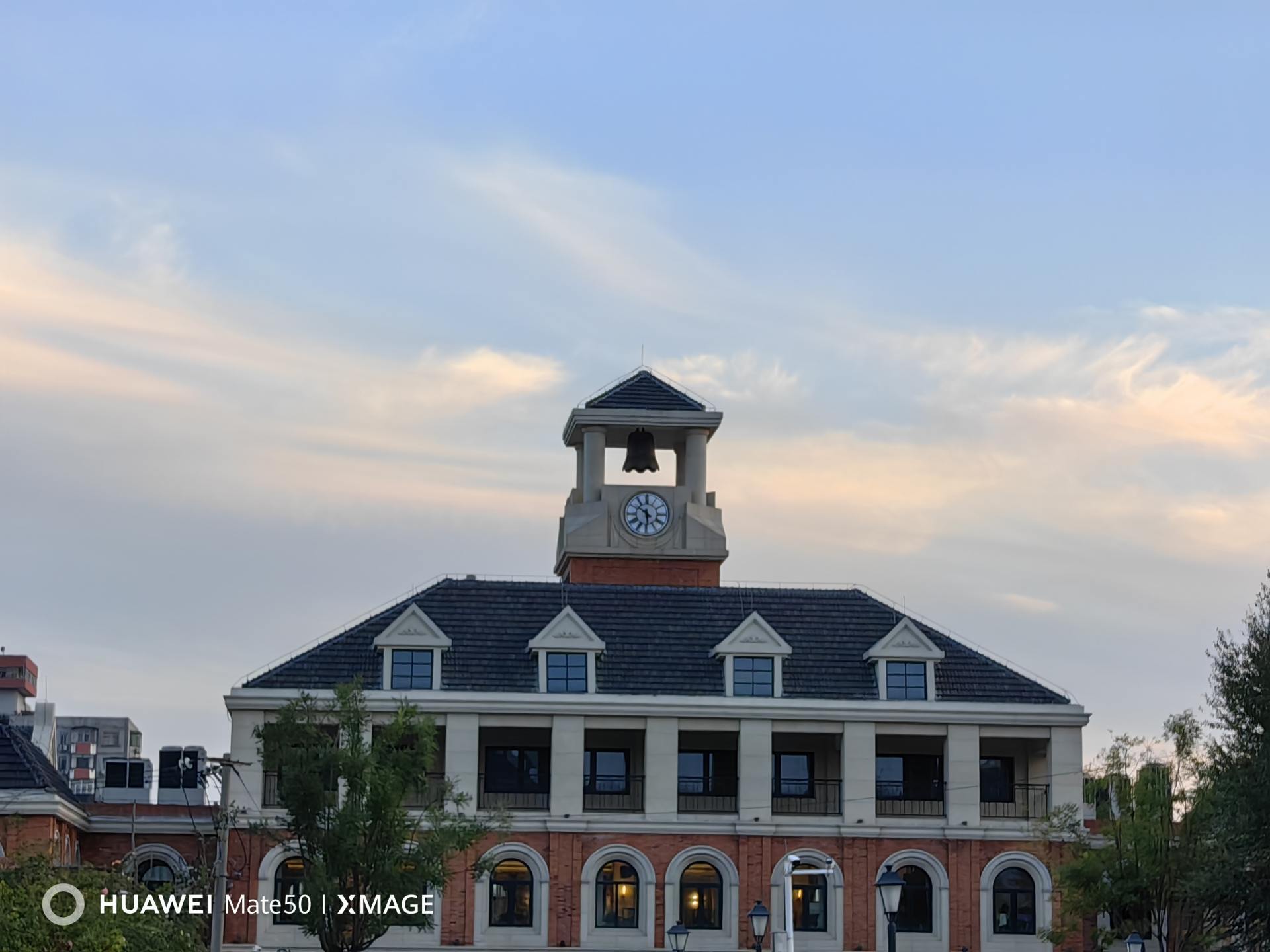 感受一下华为mate50系列黑科技,最新华为mate50真实体验