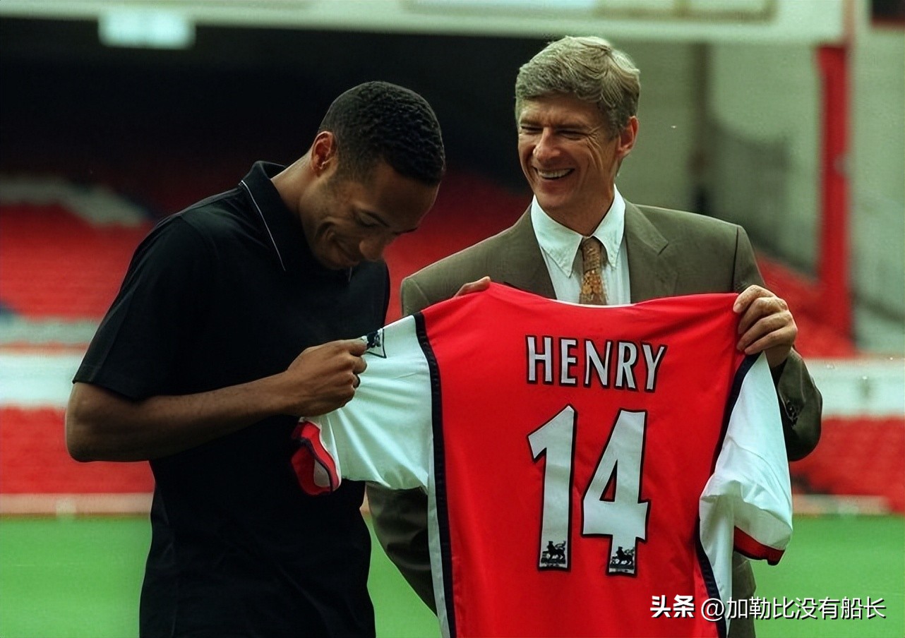 足坛历史十大前场组合,世界足坛那些年少成名的顶级前锋