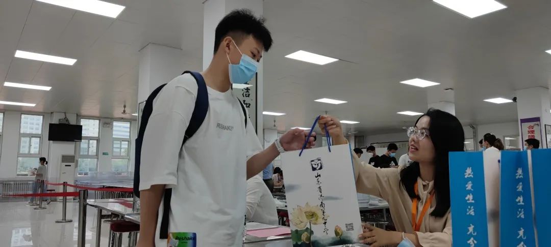 济南高一学生报到,济南中学东校区新高一报到