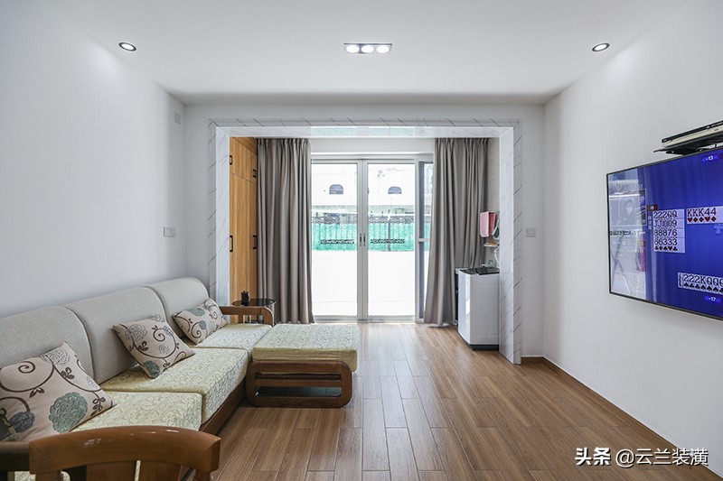 地板下面进水怎么把水弄干,实木复合地板被水泡了怎么补救