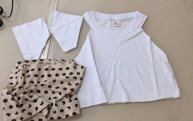 央视曝光的毒衣服有婴幼儿的吗,央视曝光的毒衣服品牌名