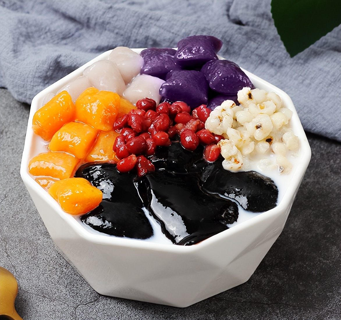 致富经灵芝种植技术视频,仙草种植利润多少钱一亩