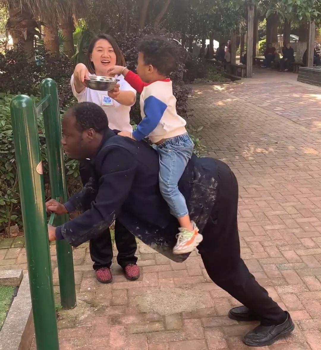 非洲小伙“嫁”给湖南姑娘，用湖南话吵架，比农村大妈还厉害