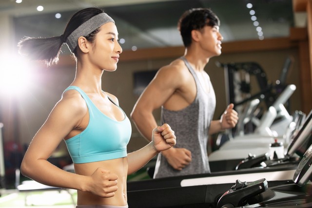 老年人室内运动健身动作,适合老年人的运动健身方案