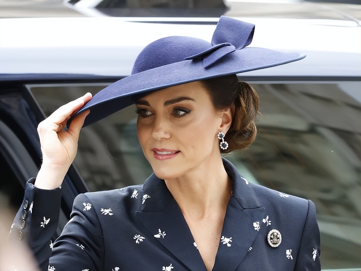 英国王室阅兵卡米拉,卡米拉孙辈参加查尔斯加冕礼