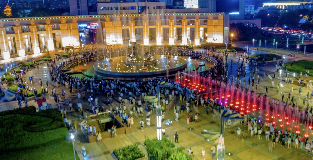 好看又好逛，不愧是济南的夜！来感受济南夜晚的美好吧~