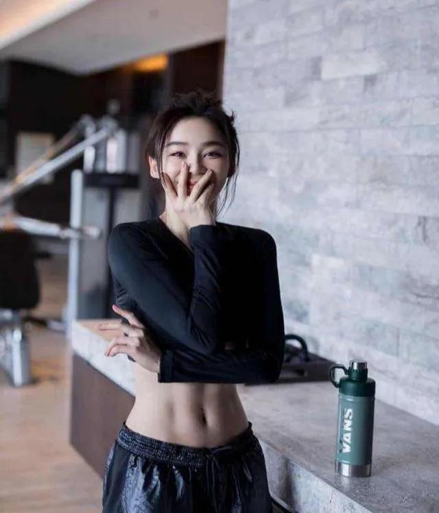 马甲线女王袁姗姗保持马甲线5年,袁姗姗为什么被称为马甲线女王