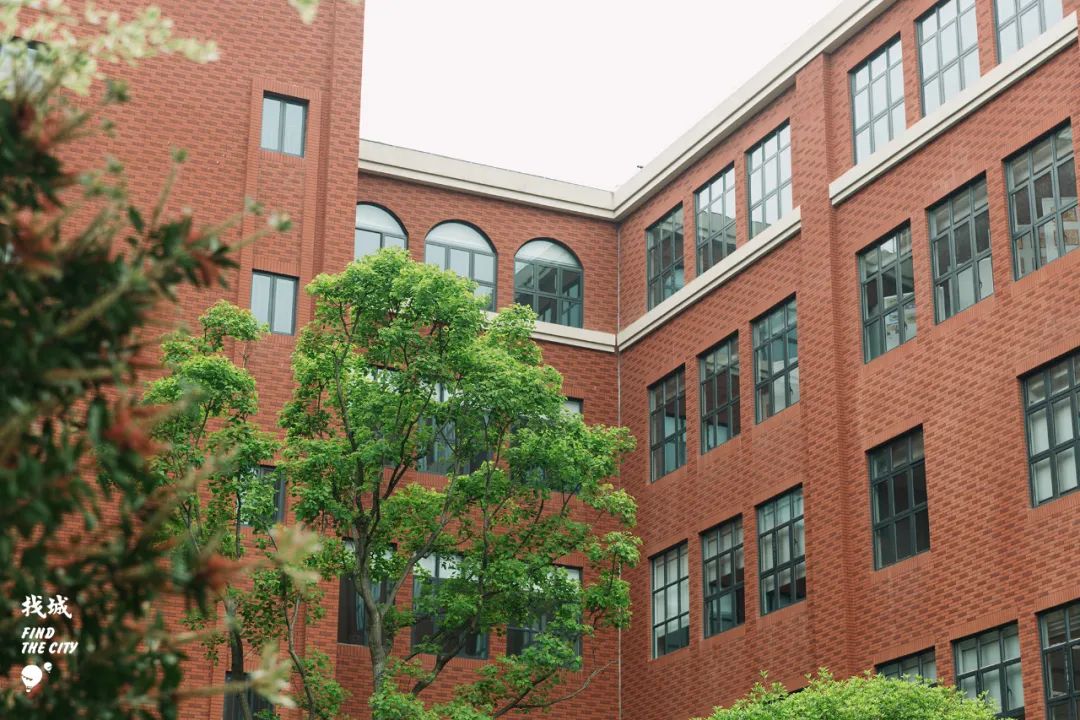 哈利·波特霍格沃茨存在吗,哈利波特中的霍格沃茨在哪里