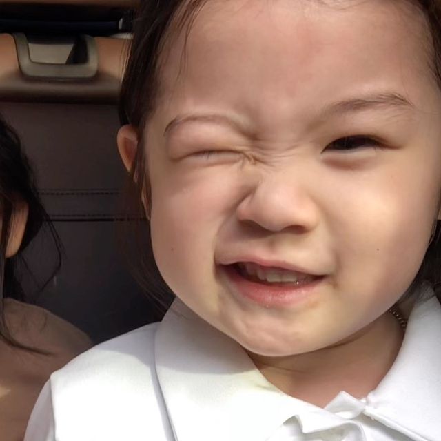 最近超火的可爱小女孩表情包,小女孩可爱萌表情包