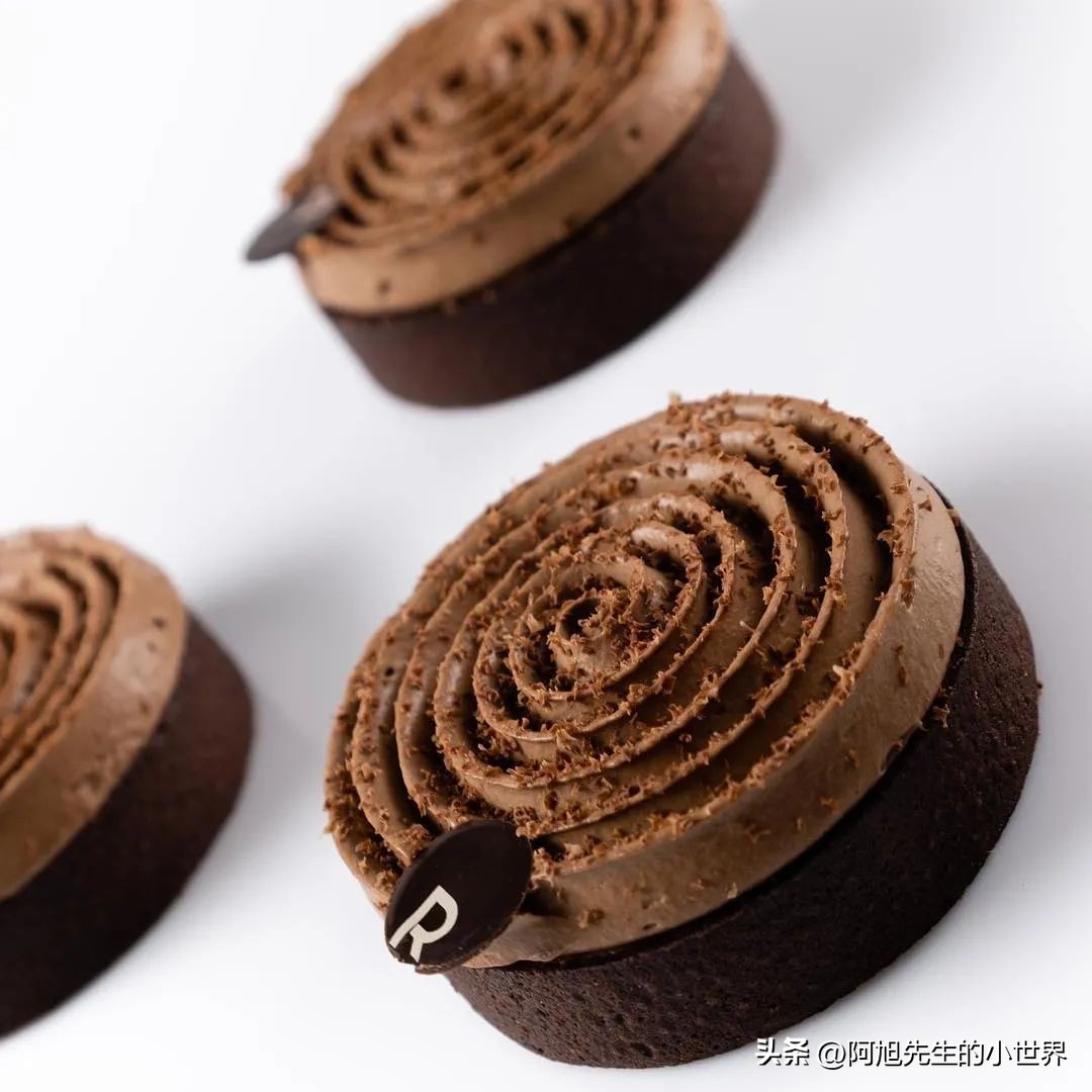 巧克力奶油蛋糕卷做法,百香果专用蛋糕