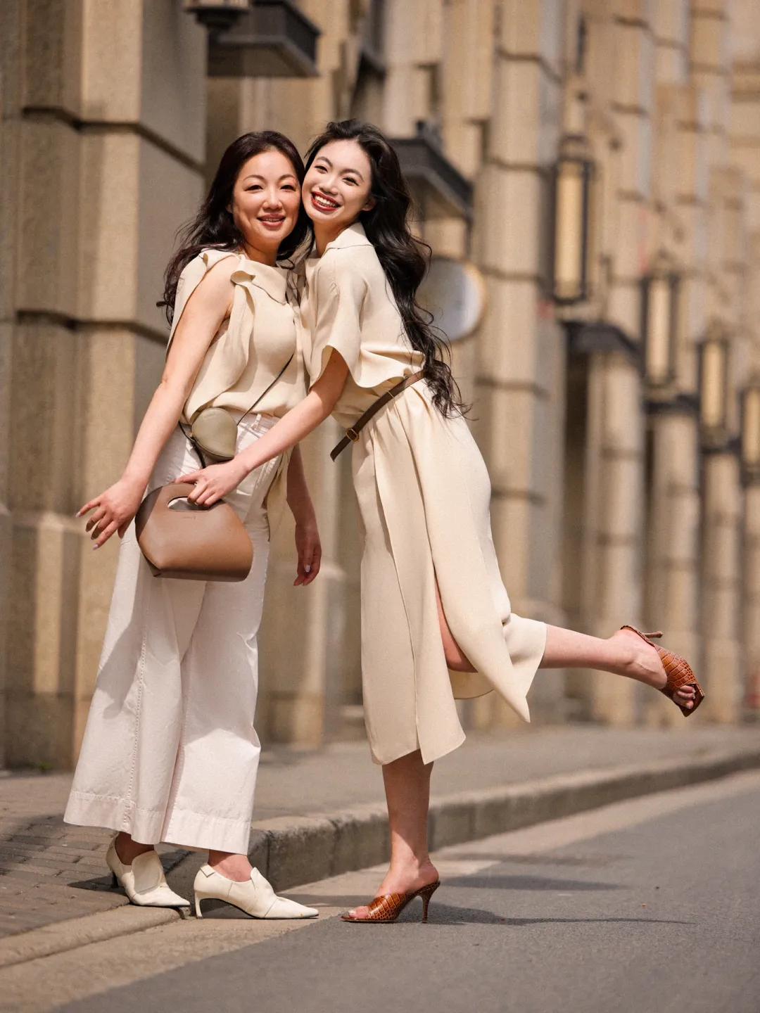 五六十岁女人，尽量不要穿太花哨、太紧身，土气廉价，这么穿才对