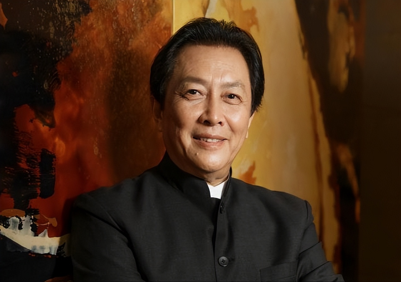 主席形象后继有人，侯京健已接班唐国强，和古月比你更喜欢哪一个