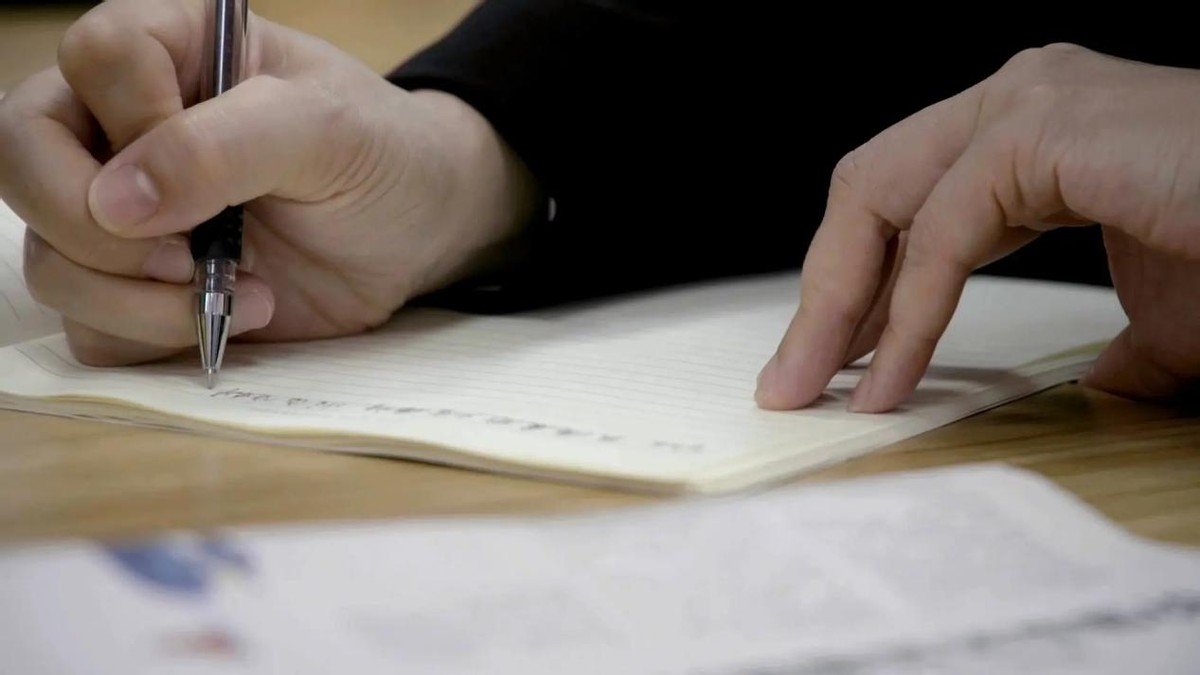 校园霸凌被家长暴打,儿子遇校园霸凌遭群欧辱骂