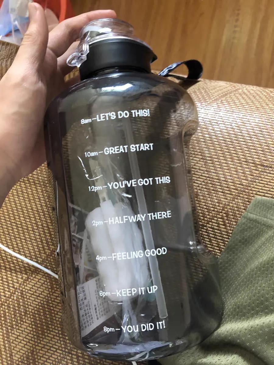 人手一个“吨吨桶”，暴饮险中毒？