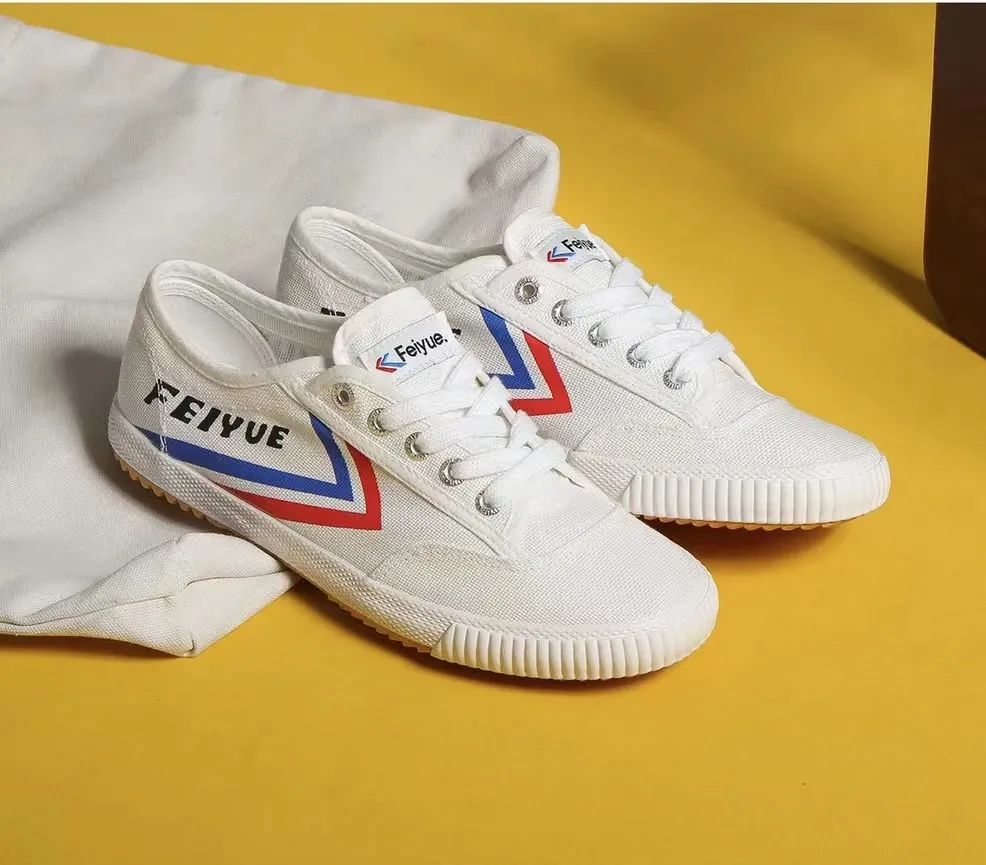 一双球鞋为什么能卖这么贵,一双几十块钱的鞋