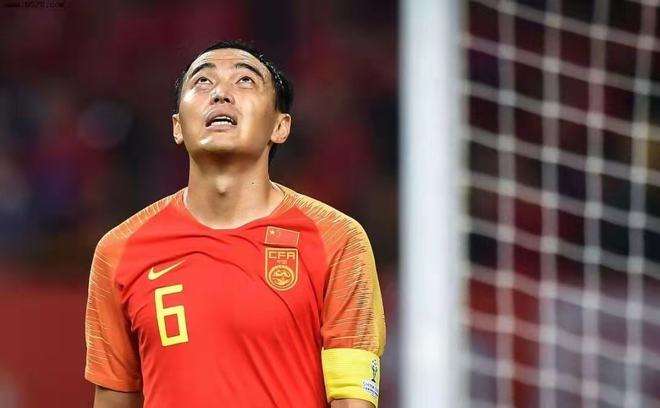 冯潇霆踢球怎么样,冯潇霆失误后无球可踢