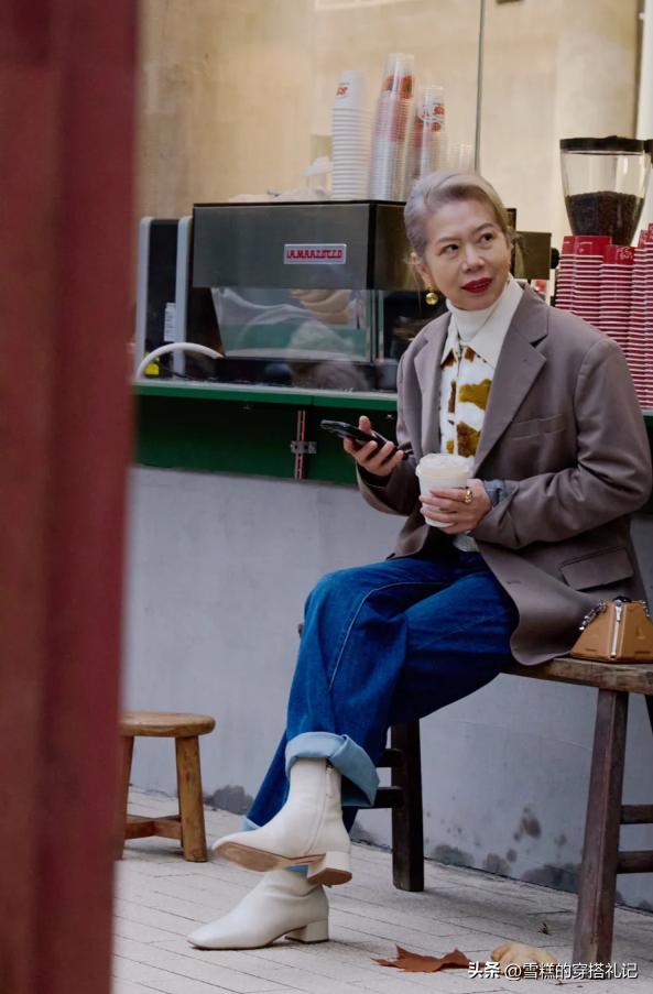 被上海奶奶的穿搭惊艳到了,被时尚老奶奶惊艳