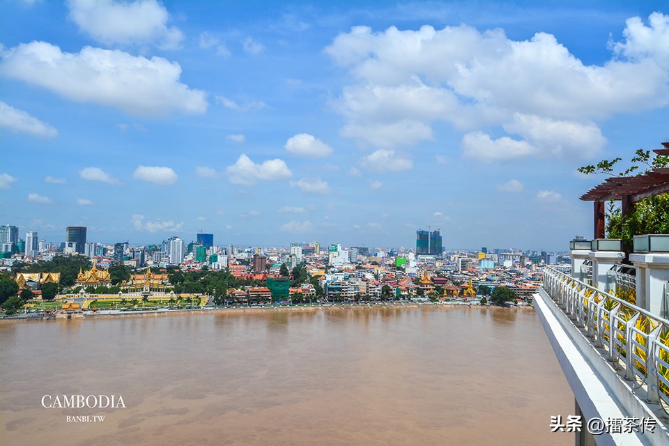 五星级的金边圣卡酒店,眺望洞里萨湖按摩SPA泳池设施俱全