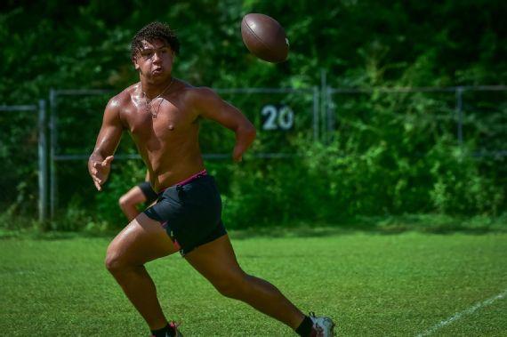 KaylebWagner打破了DerrickHenry记录。他可以获得FBS奖学金吗？