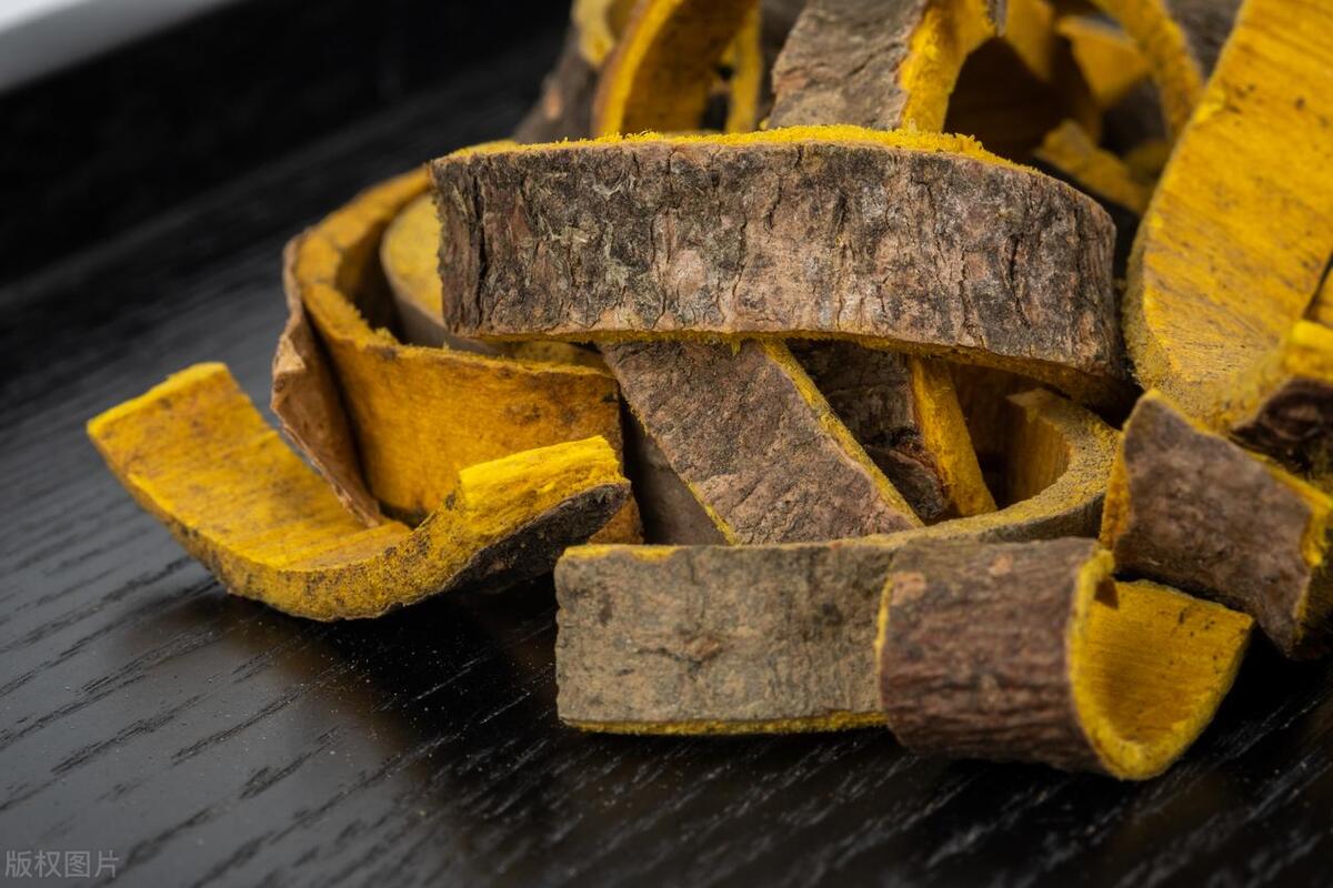 白带色黄有味、腹痛腰酸！这都是湿热太重，一方4味药，清热祛湿