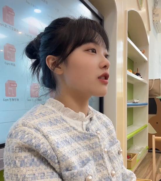 挖呀挖*脑洗**全网！女幼师爆红后辞职当网红，直播1天顶10年工资