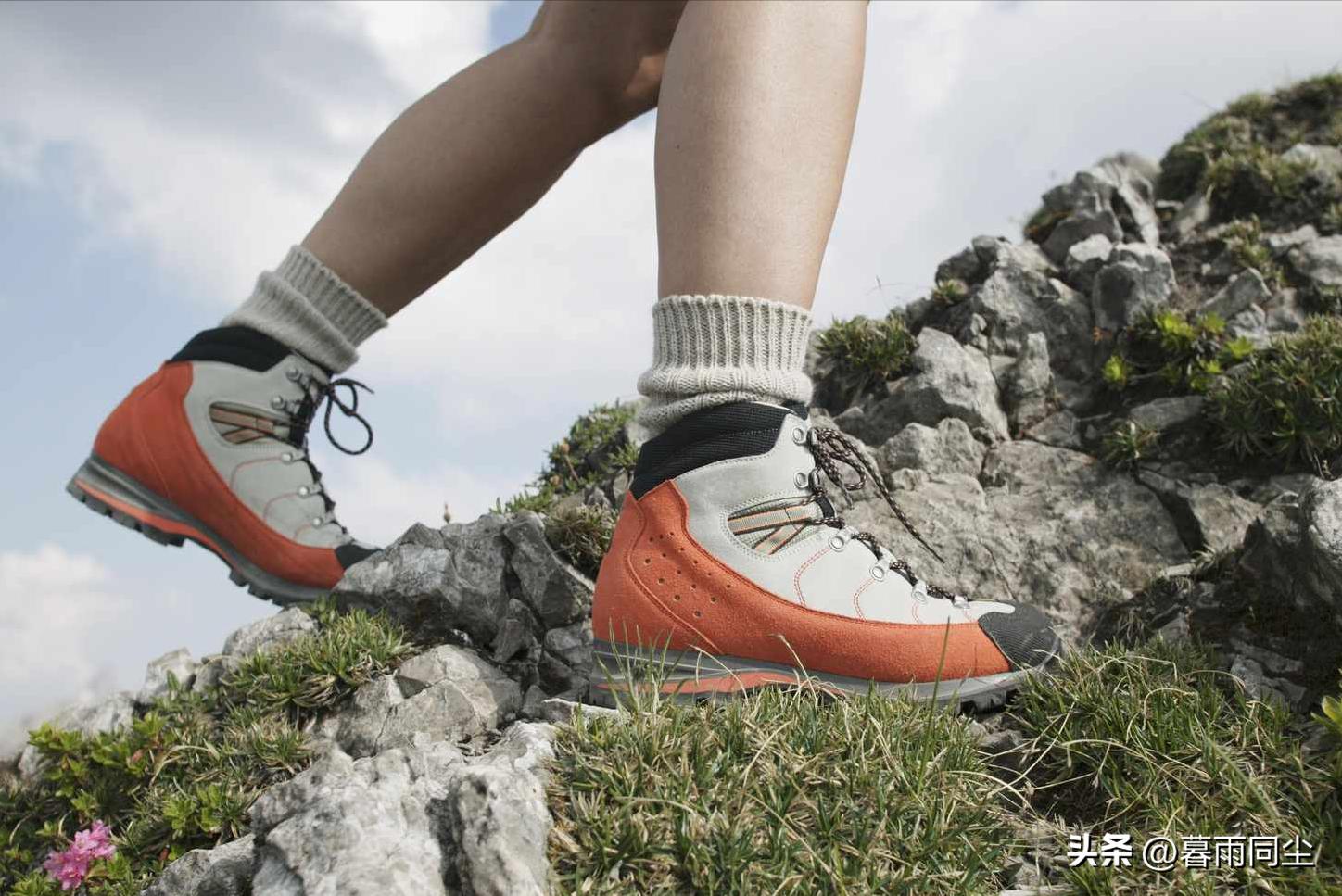 登山徒步正确的行走姿态,徒步登山技巧视频教程