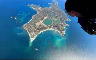 疫情期的间隔年:985毕业,我在澳洲做按摩师2年攒60万