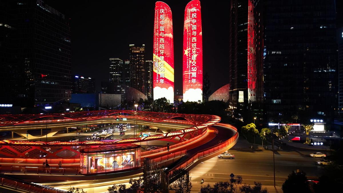 成都地标点亮庆国庆,成都庆祝建党100周年亮灯仪式