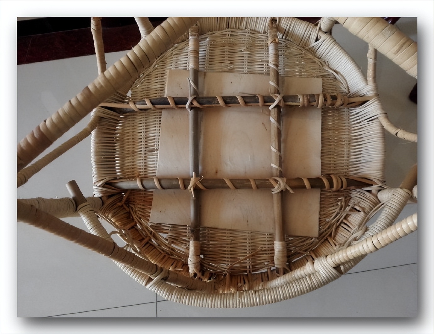 我帮朋友修藤椅「张一冰」