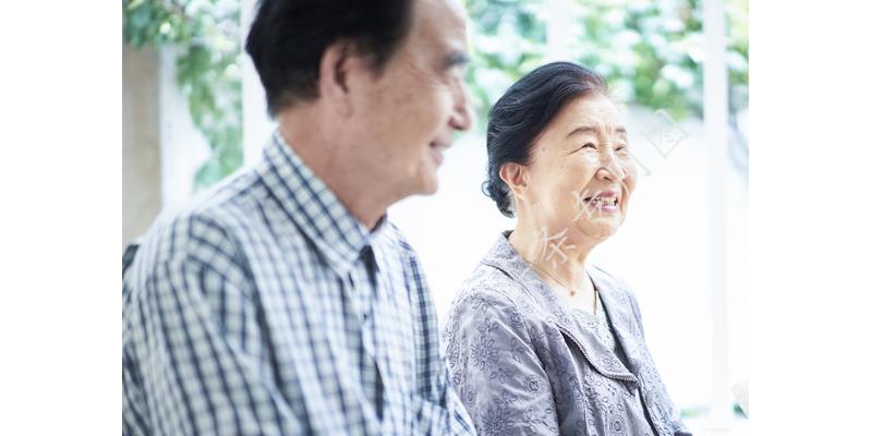 父亲家暴出轨，父母离婚23年，父亲瘫痪后，母亲却和父亲复婚了