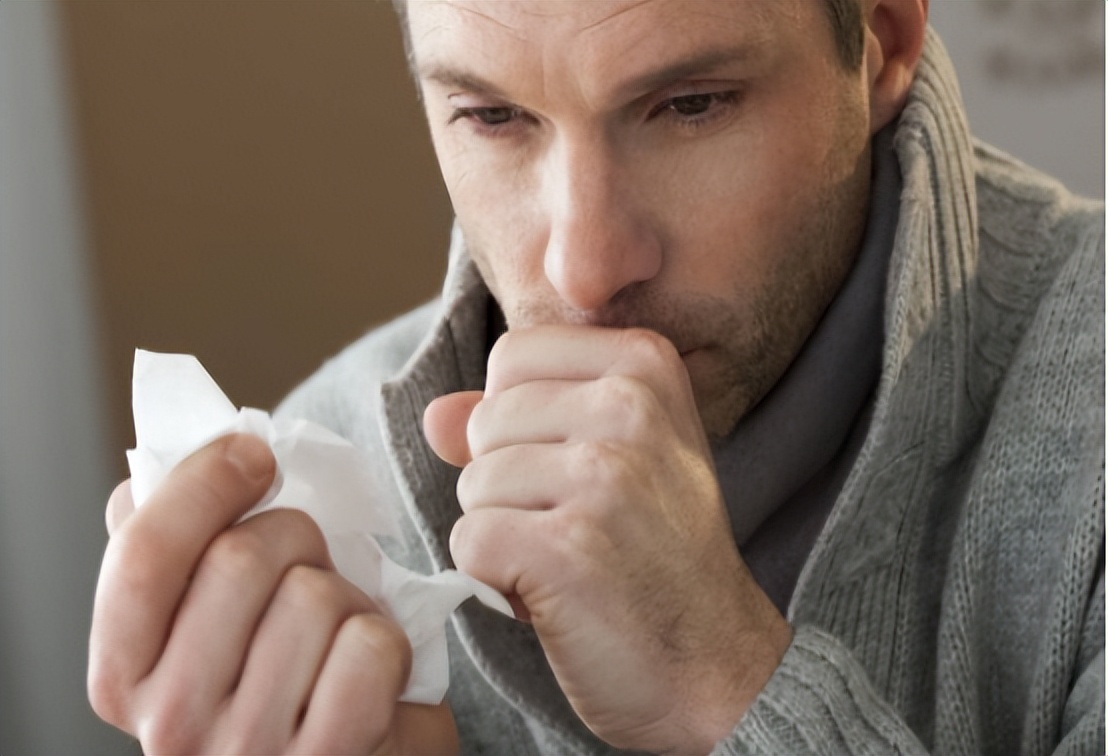 嗓子里面总有痰，痰多吐不完？教你3招，切断“生痰之源”