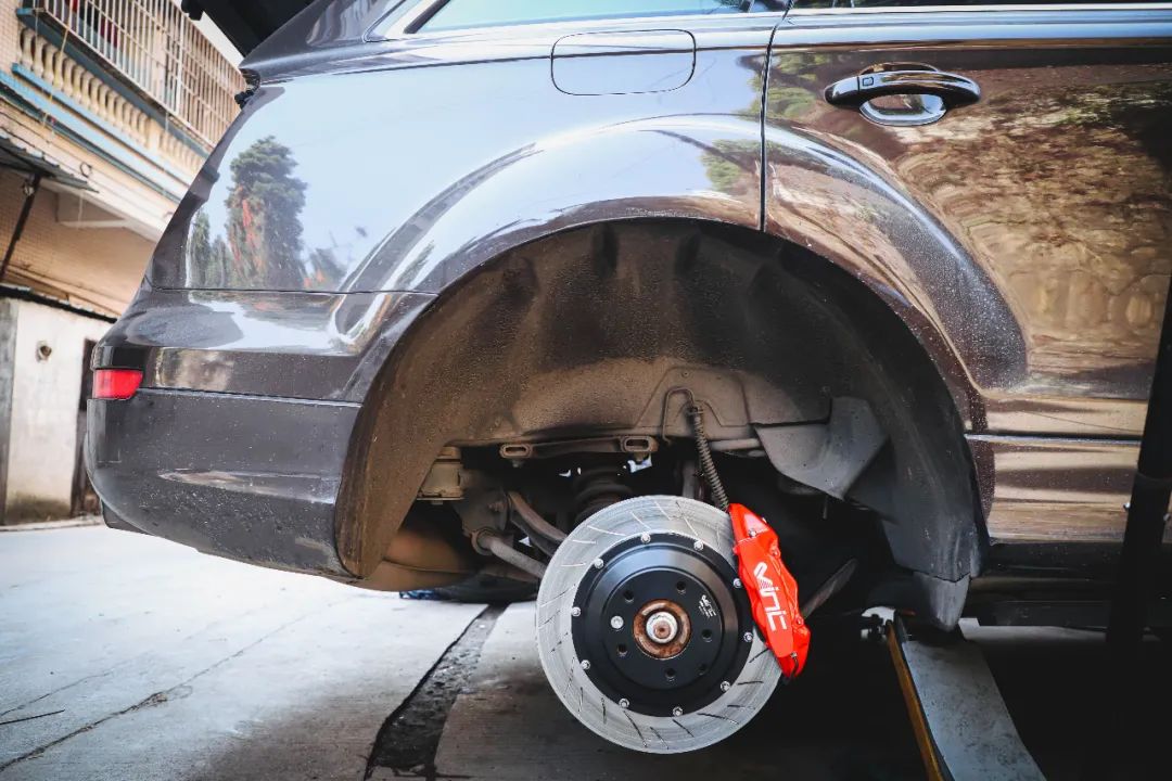 奥迪q7前刹车系统图片,18款奥迪q7前刹车盘更换视频