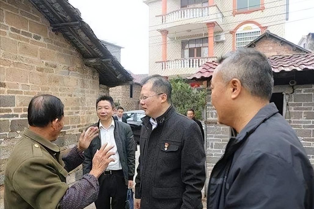 河南白头村真实历史,河南村庄离奇出现白胡子老汉