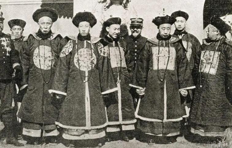 溥仪为什么会娶末代皇帝,末代皇帝溥仪为何一生不能生育