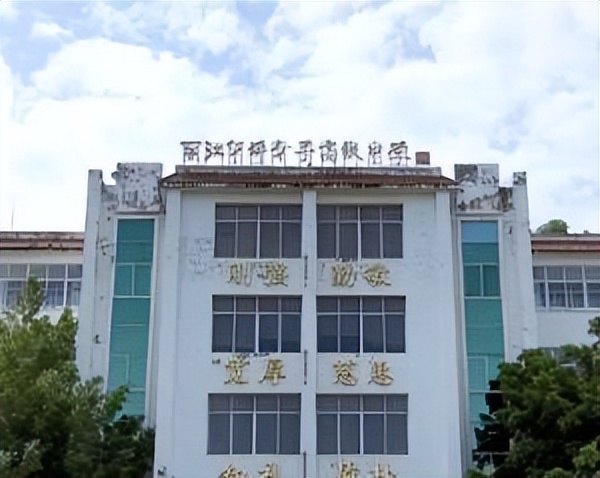 张桂梅有几个学生考上清华北大,张桂梅的学生考不上清华北大