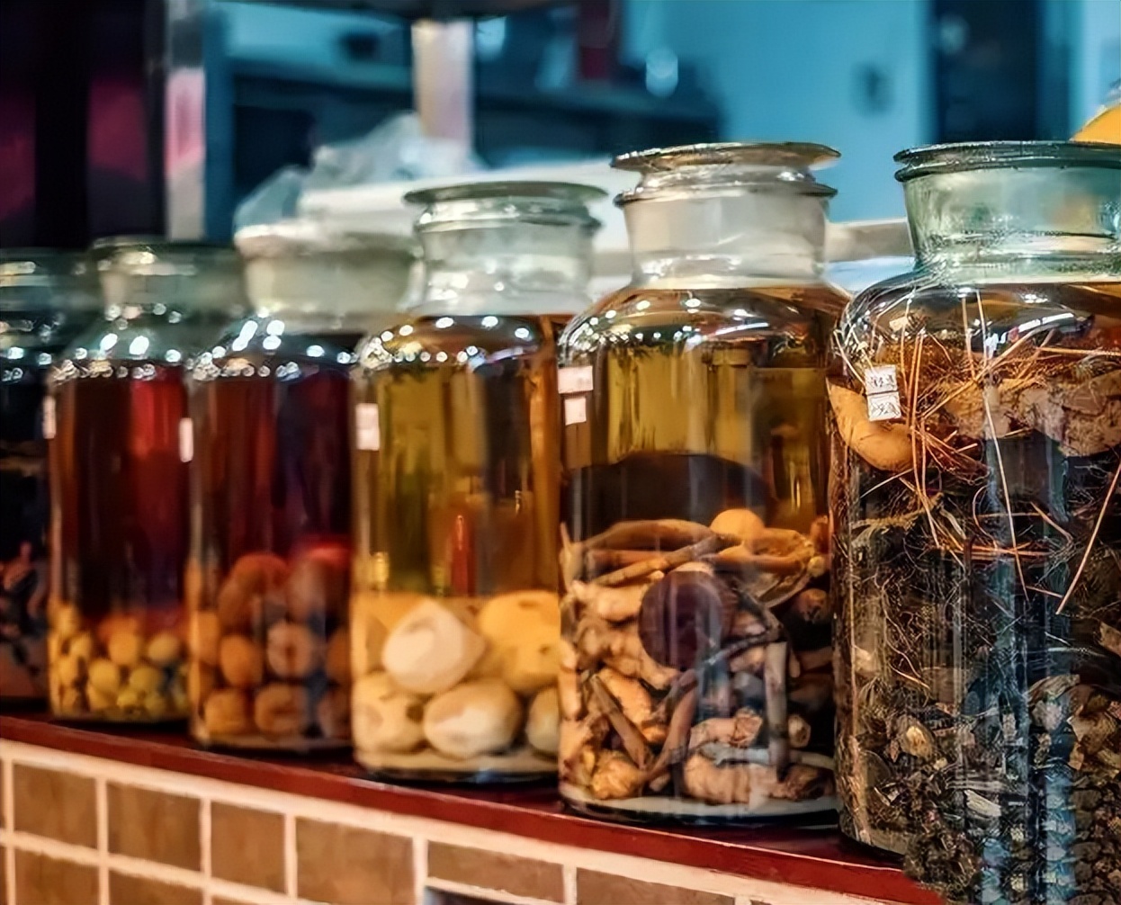 泡药酒泡出水泡是怎么回事,泡药酒是用散酒好还是瓶装酒好