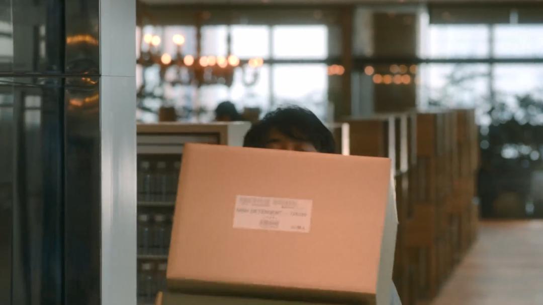 看一眼，只有1.3分，就知道是「神剧」没跑了