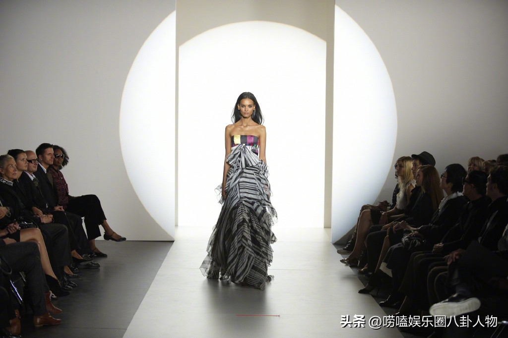 华莉丝：12岁被父亲卖给老头，32岁她终止非洲割礼，终结千年习俗