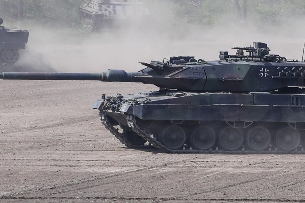 欧洲终于学精了，把皮球踢给美国：是否向乌提供F16由白宫做决定