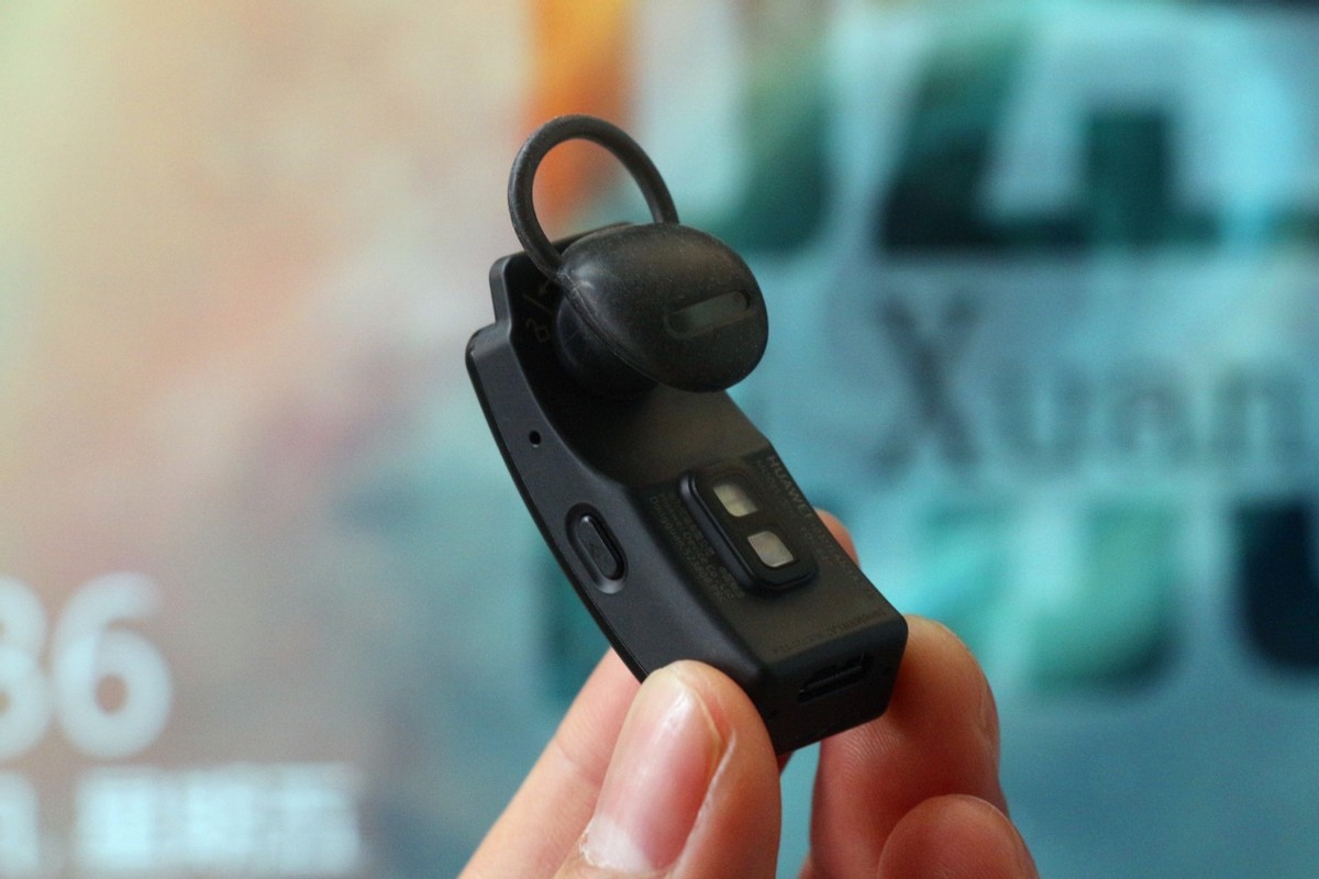 手环耳机二合一华为b7上手体验,华为什么时候发布新款B7手环