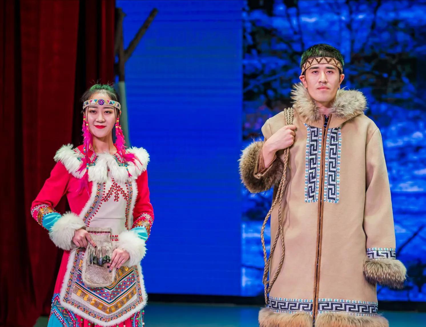 五十六个民族服饰傈僳族,五十六个民族代表服饰图片