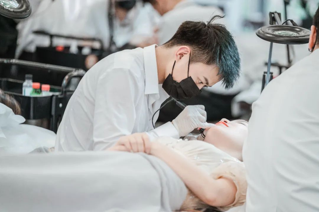 纹唇怎么做到一点不肿的诀窍,纯干货无废话纹唇操作的7个知识